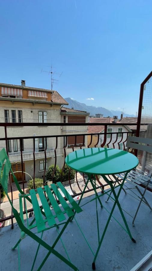 آنسي Le Bout Du Lac Studio Renove Avec Balcon Et Vue Sur La Montagne المظهر الخارجي الصورة